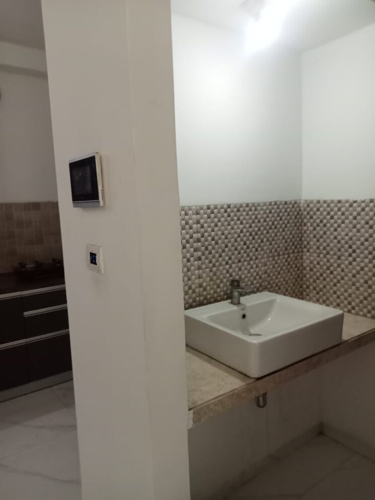 Bathroom, nahar-f-residences 2 Bedroom 983 Sq.Ft. Apartment In Balewadi Pune 8334350