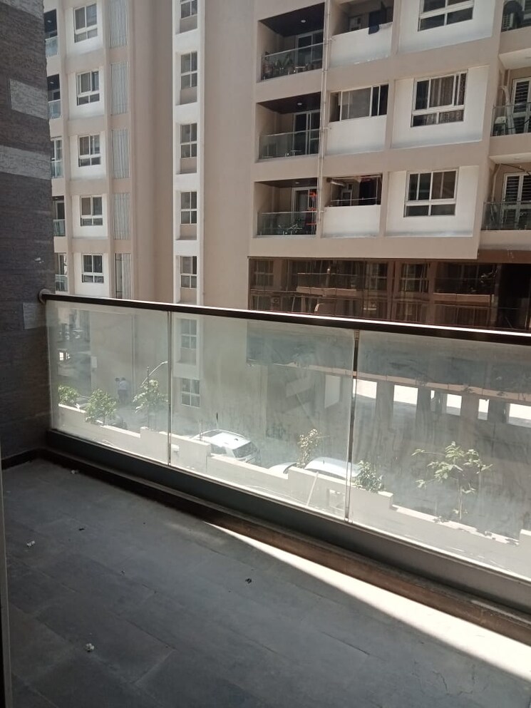 Balcony, nahar-f-residences 2 Bedroom 983 Sq.Ft. Apartment In Balewadi Pune 8334350