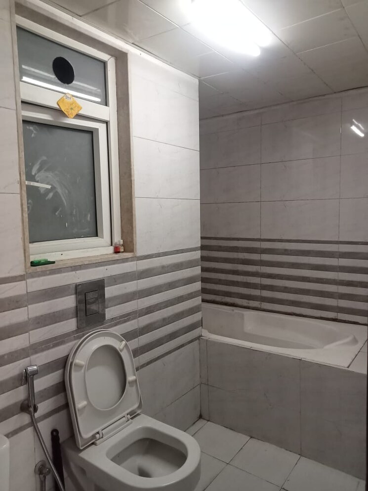 Bathroom, nahar-f-residences 2 Bedroom 983 Sq.Ft. Apartment In Balewadi Pune 8334350