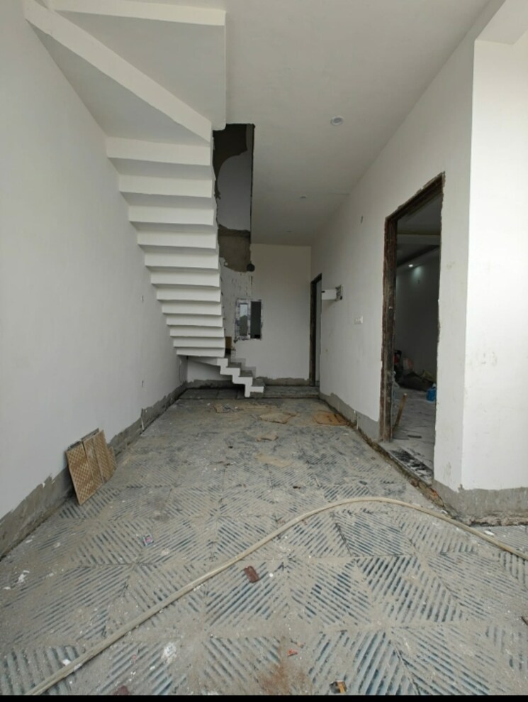 Room, indira nagar 3 Bedroom 950 Sq.Ft. Villa In Indira Nagar Lucknow 8334370