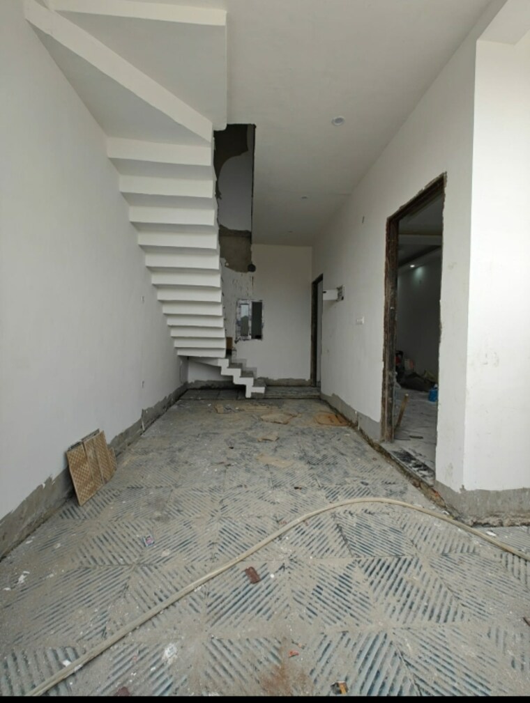 Room, indira nagar 3 Bedroom 950 Sq.Ft. Villa In Indira Nagar Lucknow 8334370