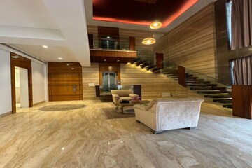 Living Room in 5 BHK Apartment at Kalpataru Horizon, Worli – for Rent