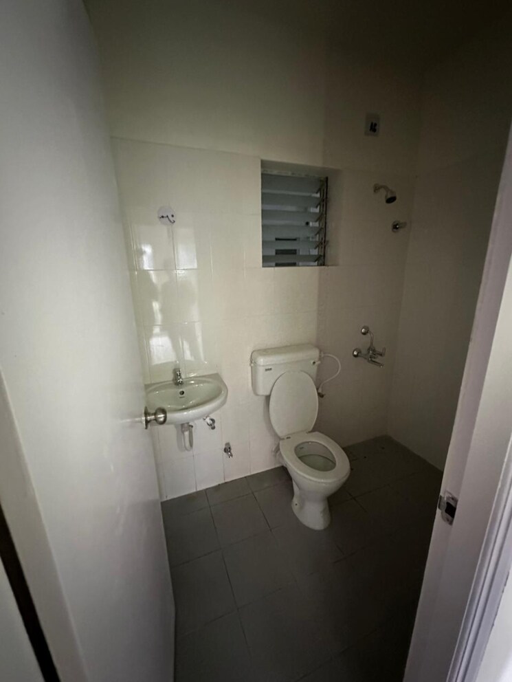 Bathroom, shapoorji-pallonji-shukho-brishti 3 Bedroom 799 Sq.Ft. Apartment In Rajarhat New Town Kolkata 8334457