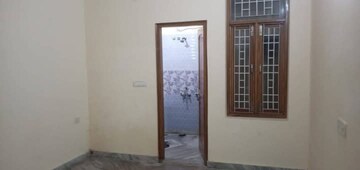 Room in 3 BHK Apartment at Pallavpuram – for Sale