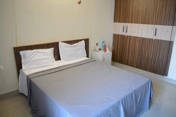 Bedroom in 2.5 BHK Independent House at Sector 55 – for Rent