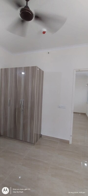 2 BHK Apartment For Rent in Mahagun Mywoods, Sector 16c Greater Noida