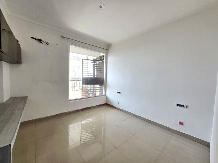 Room, sector 20 3 Bedroom 1960 Sq.Ft. Apartment In Sector 20 Panchkula 8334553