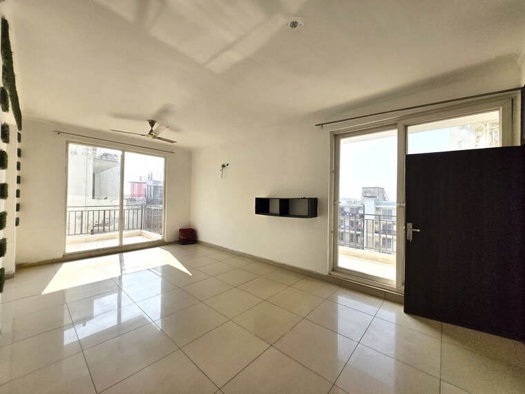 Room, sector 20 3 Bedroom 1960 Sq.Ft. Apartment In Sector 20 Panchkula 8334553