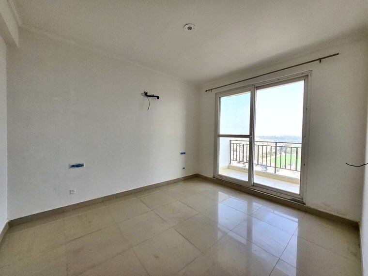 Room, sector 20 3 Bedroom 1960 Sq.Ft. Apartment In Sector 20 Panchkula 8334553