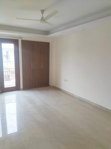 Room in 4 BHK Builder Floor at Greater Kailash – for Rent