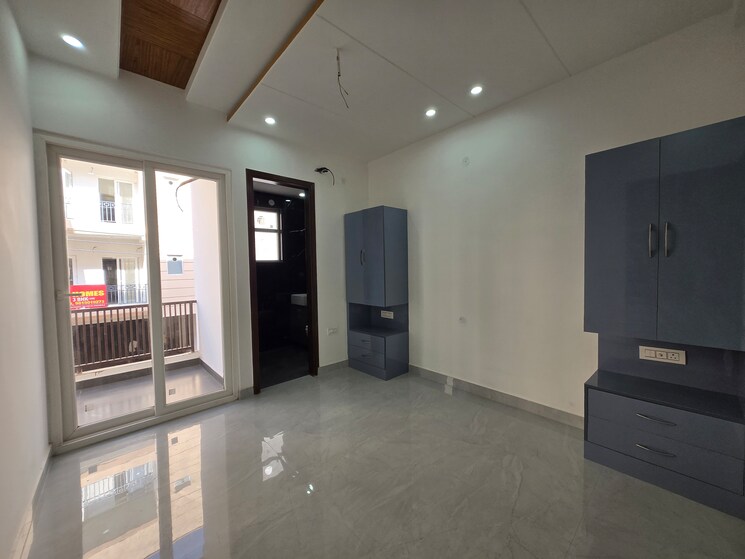 Room, sector 20 3 Bedroom 1380 Sq.Ft. Apartment In Sector 20 Panchkula 8334671