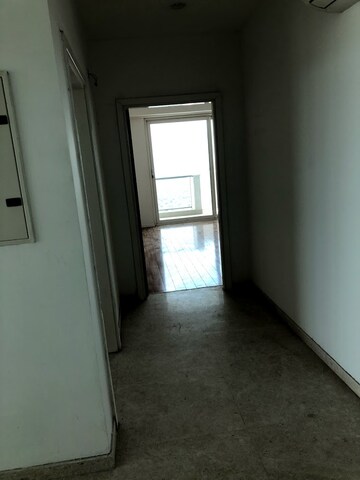 Room in 4 BHK Apartment at DLF The Crest, Sector 54 – for Rent