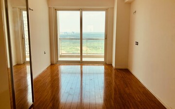 Room in 4 BHK Apartment at DLF The Crest, Sector 54 – for Rent