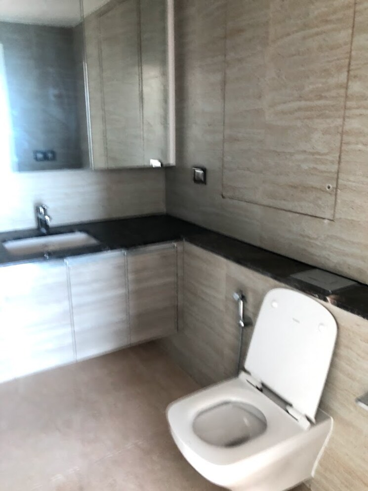 Bathroom, dlf-the-crest 4 Bedroom 4010 Sq.Ft. Apartment In Sector 54 Gurgaon 8334673