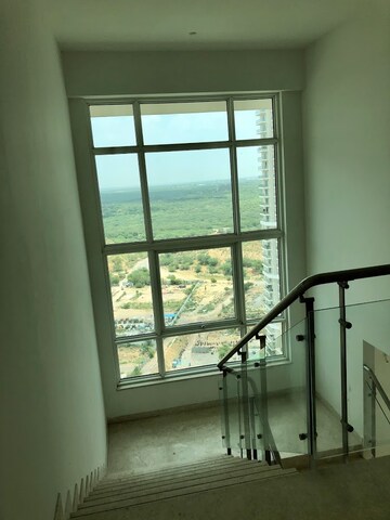 Room in 4 BHK Apartment at DLF The Crest, Sector 54 – for Rent