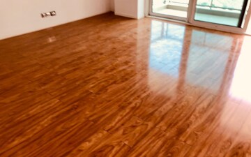 Room in 4 BHK Apartment at DLF The Crest, Sector 54 – for Rent