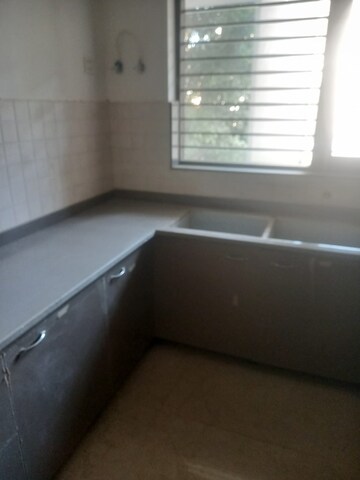 Furnished Amenities in 3 BHK Apartment at BPTP Parkland, Sector 75 – for Rent