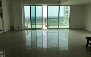 Room in 4 BHK Apartment at DLF The Crest, Sector 54 – for Rent