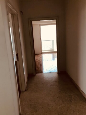 Room in 4 BHK Apartment at DLF The Crest, Sector 54 – for Rent
