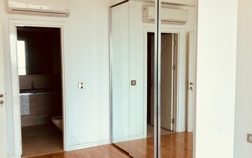 Room in 4 BHK Apartment at DLF The Crest, Sector 54 – for Rent