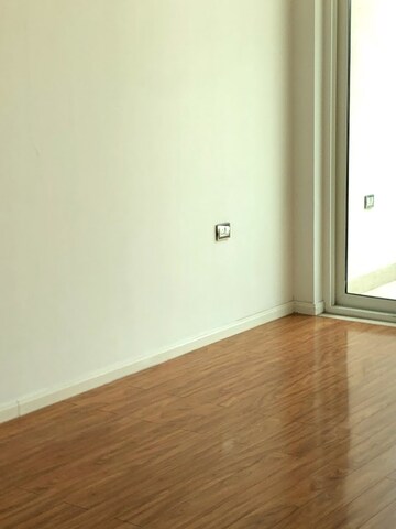 Room in 4 BHK Apartment at DLF The Crest, Sector 54 – for Rent
