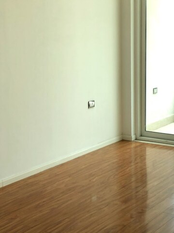 Room in 4 BHK Apartment at DLF The Crest, Sector 54 – for Rent