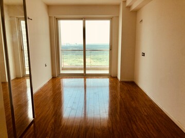 4 BHK Apartment For Rent in DLF The Crest, Sector 54