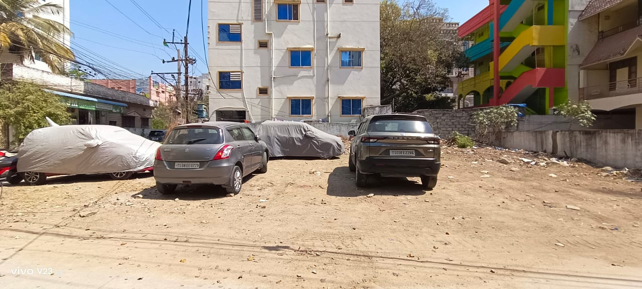 Plot For Sale in Manikonda