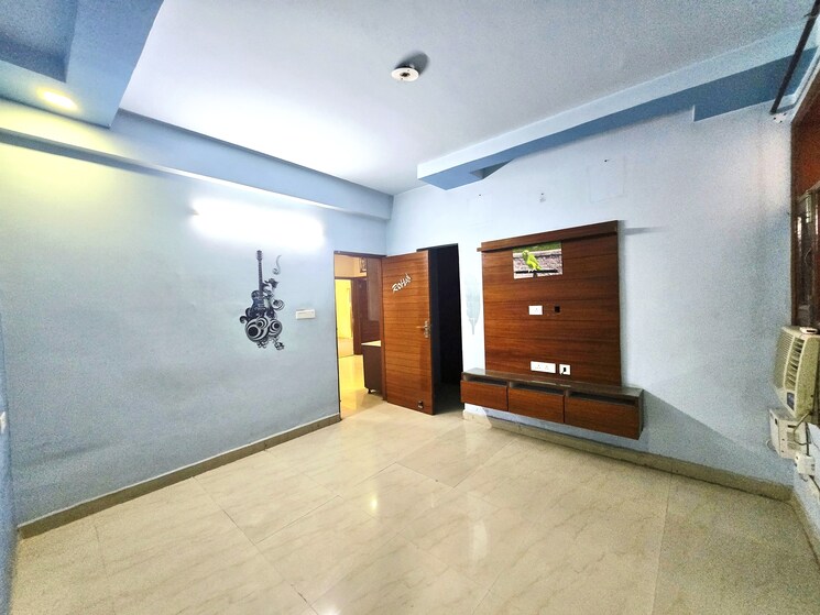 Room, sector 20 3 Bedroom 1800 Sq.Ft. Apartment In Sector 20 Panchkula 8334704