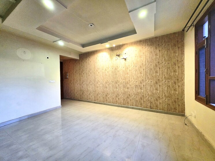 Room, sector 20 3 Bedroom 1800 Sq.Ft. Apartment In Sector 20 Panchkula 8334704