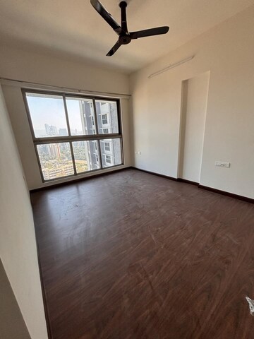 Room in 2 BHK Apartment at Lodha Vista, Lower Parel – for Rent