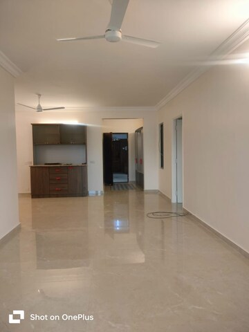 Room in 3 BHK Apartment at Raheja Residency, Koramangala – for Rent