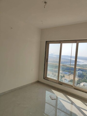Room in 2 BHK Apartment at Runwal Nirvana, Parel – for Rent