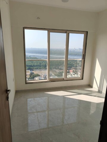 Room in 2 BHK Apartment at Runwal Nirvana, Parel – for Rent