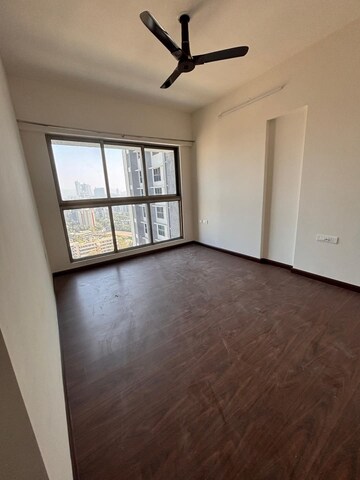 Room in 2 BHK Apartment at Omkar Veda Exclusive, Parel – for Rent