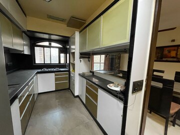 Staircase in 4 BHK Apartment at Brooklyn Hill, Andheri West – for Rent