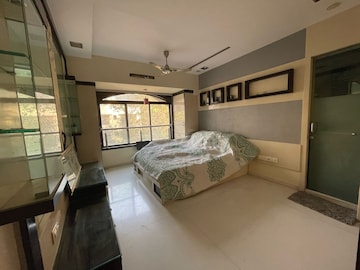 Bedroom in 4 BHK Apartment at Brooklyn Hill, Andheri West – for Rent
