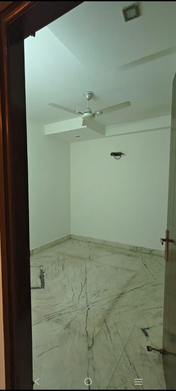 Room in 2.5 BHK Builder Floor at Kalkaji – for Rent