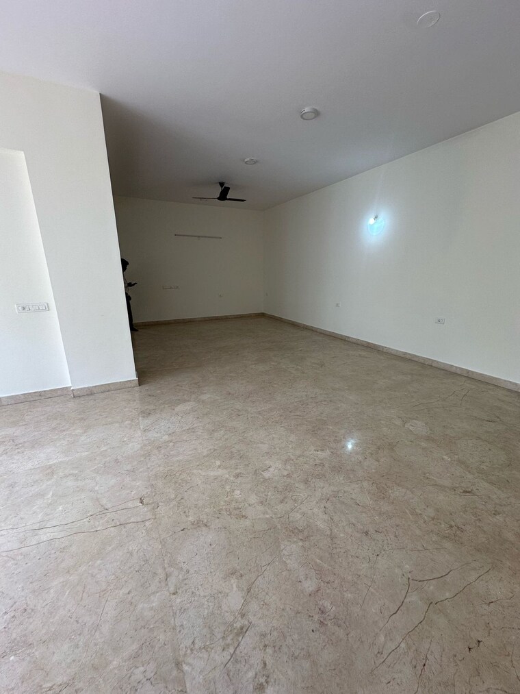 Room, embassy-palace 3 Bedroom 2100 Sq.Ft. Apartment In Cunningham Road Bangalore 8334818