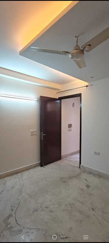 Room in 2.5 BHK Builder Floor at Kalkaji – for Rent