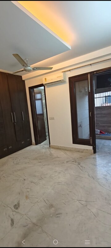 Room in 2.5 BHK Builder Floor at Kalkaji – for Rent