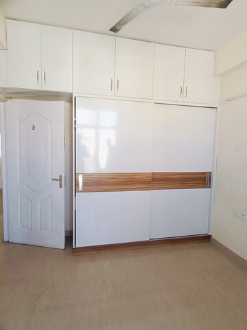Furnished Amenities in 2 BHK Apartment at Shree Vardhman Mantra, Sector 67 – for Rent
