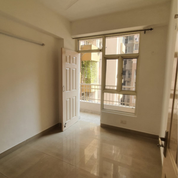 Room in 2.5 BHK Apartment at Supertech Cape Town, Sector 74 – for Rent