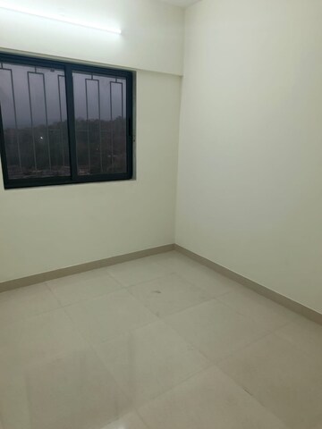Room in 1 BHK Apartment at Malad East – for Rent