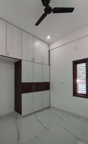 Room in 2 BHK Builder Floor at Queens Manor Apartment, Shivaji Nagar – for Rent