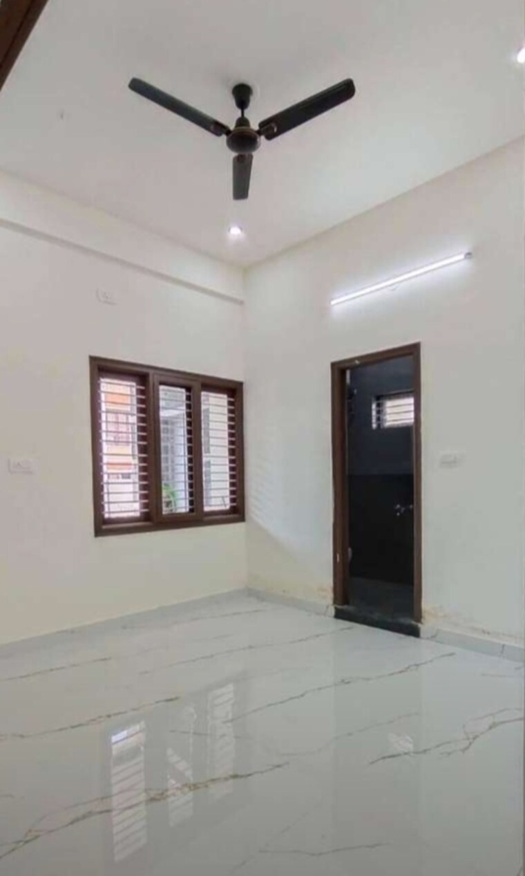 Room, queens-manor-apartment 2 Bedroom 1300 Sq.Ft. Builder Floor In Shivaji Nagar Bangalore 8334884
