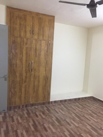 Room in 3 BHK Apartment at Jankipuram – for Rent