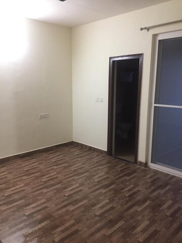 Room in 3 BHK Apartment at Jankipuram – for Rent