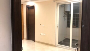 Room in 3 BHK Builder Floor at Kalkaji – for Rent