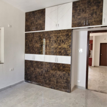 Room in 3 BHK Builder Floor at Kondapur – for Rent